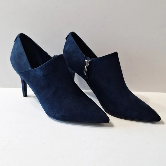 Calvin Klein Navy Blue Preppy Suede W/Zipper Closure Stiletto Ankle Booties Sz 7 - Picture 1 of 9